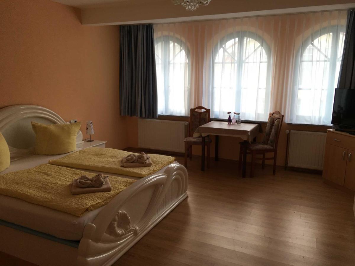 Ferienhaus, Doppelhaushaelfte In Seebad Ahlbeck Heringsdorf  Luaran gambar